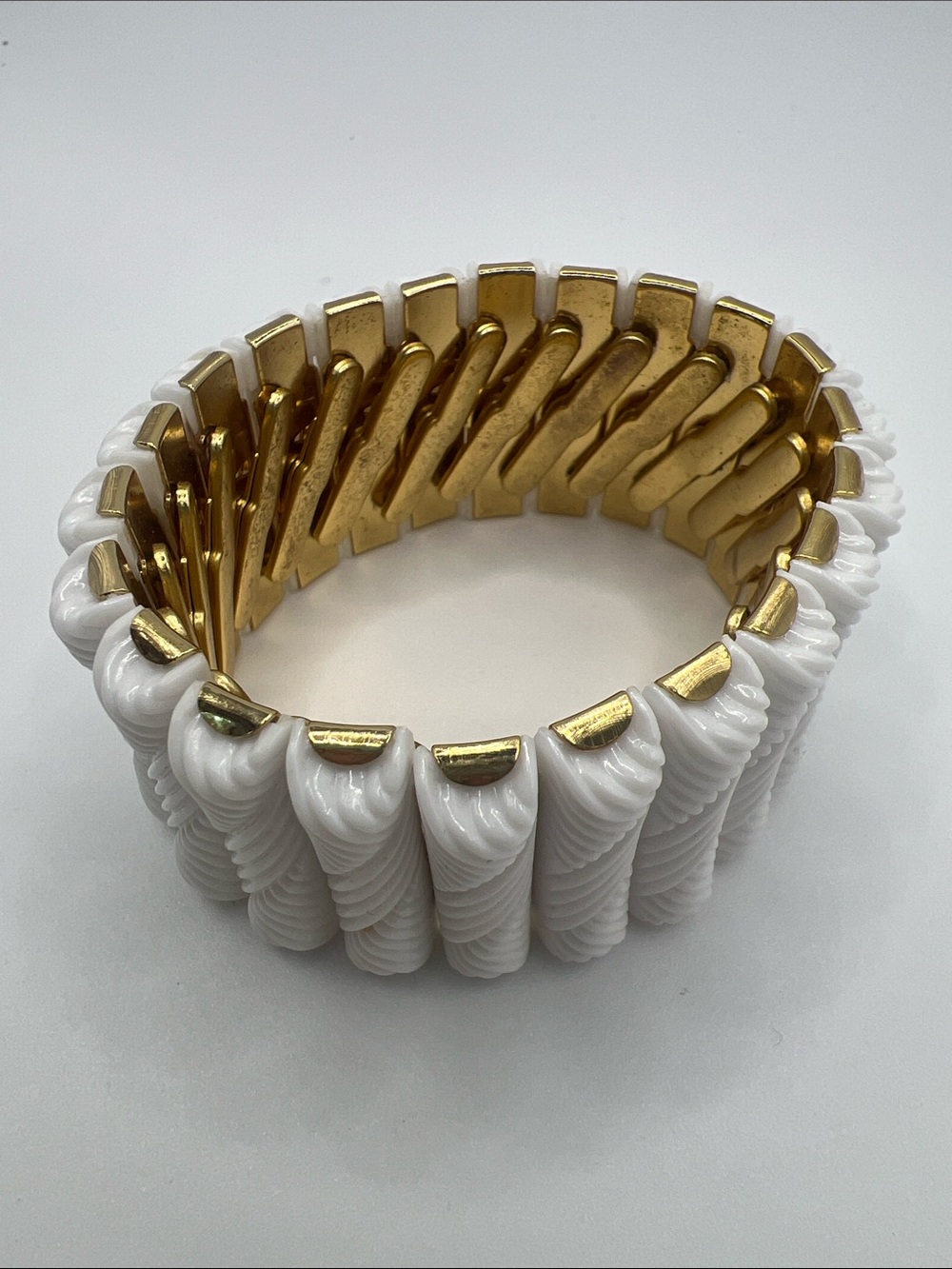 Vintage White and Gold-Tone Stretch Bracelet